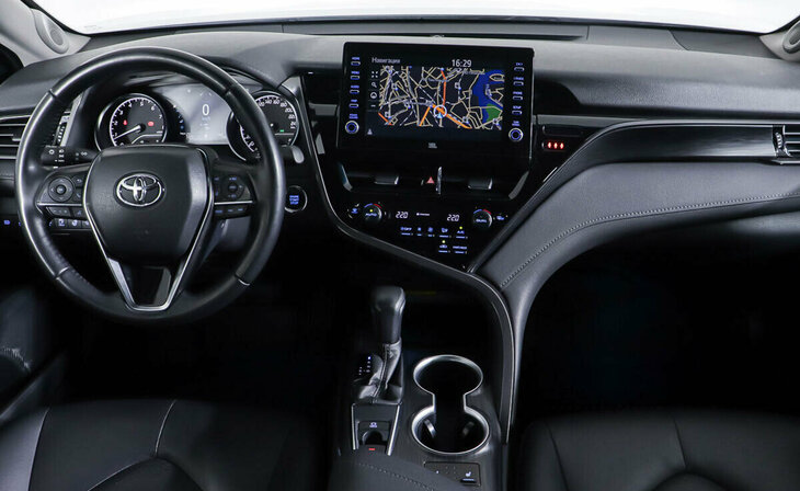 Toyota Camry - Фото 9