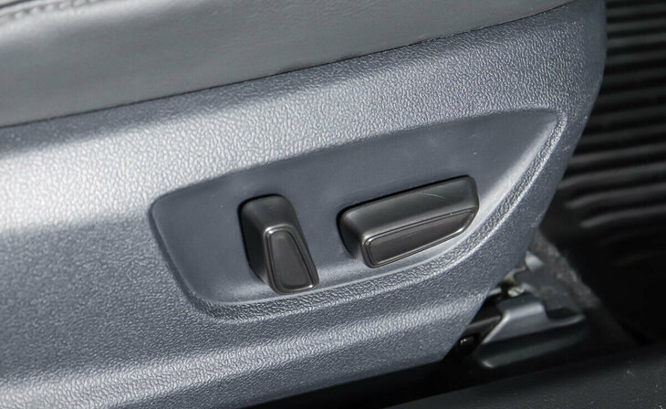 Toyota Camry - Фото 18