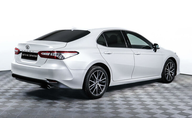Toyota Camry - Фото 4