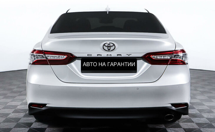Toyota Camry - Фото 5