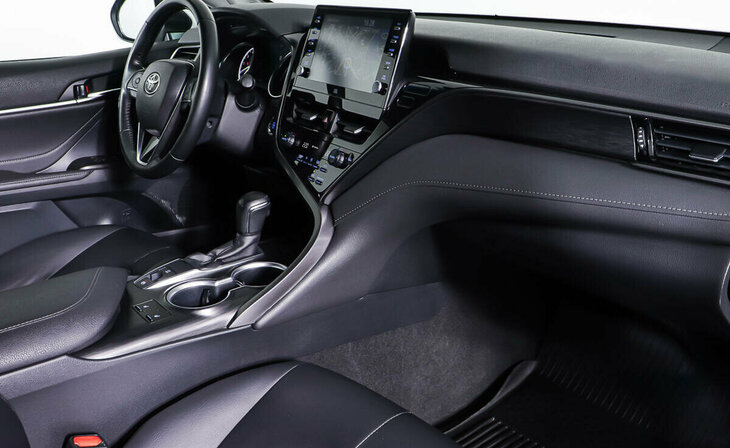 Toyota Camry - Фото 8