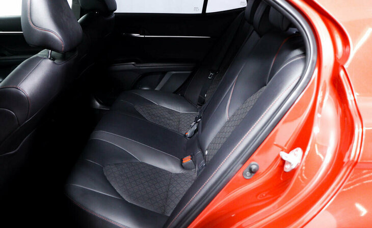 Toyota Camry - Фото 12