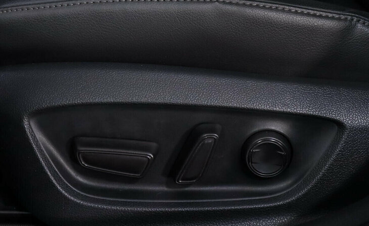 Toyota Camry - Фото 13