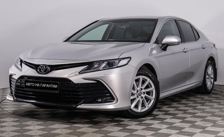 Toyota Camry - Фото 0