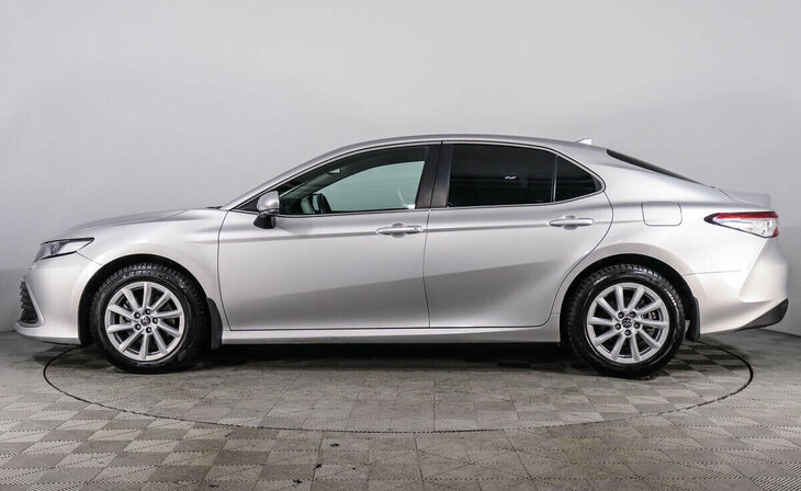 Toyota Camry - Фото 2