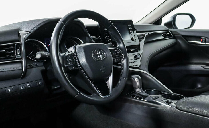Toyota Camry - Фото 8
