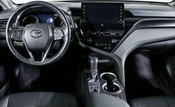 Toyota Camry - Фото 9