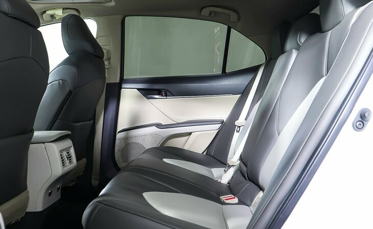 Toyota Camry - Фото 17