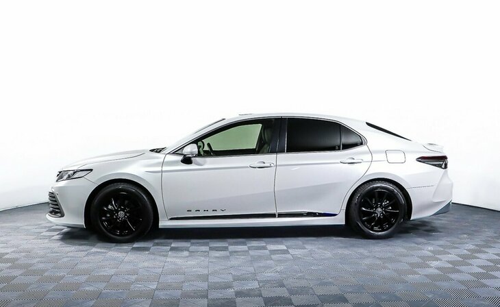 Toyota Camry - Фото 2