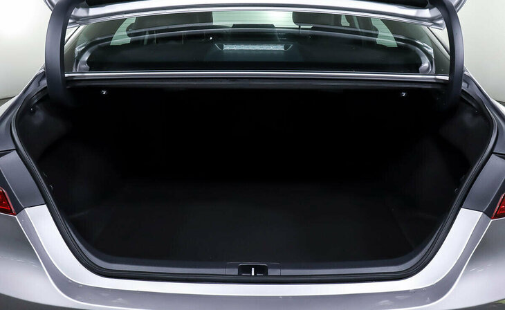 Toyota Camry - Фото 13