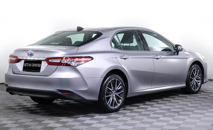 Toyota Camry - Фото 4