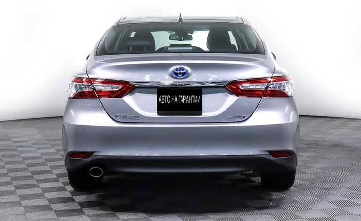 Toyota Camry - Фото 5