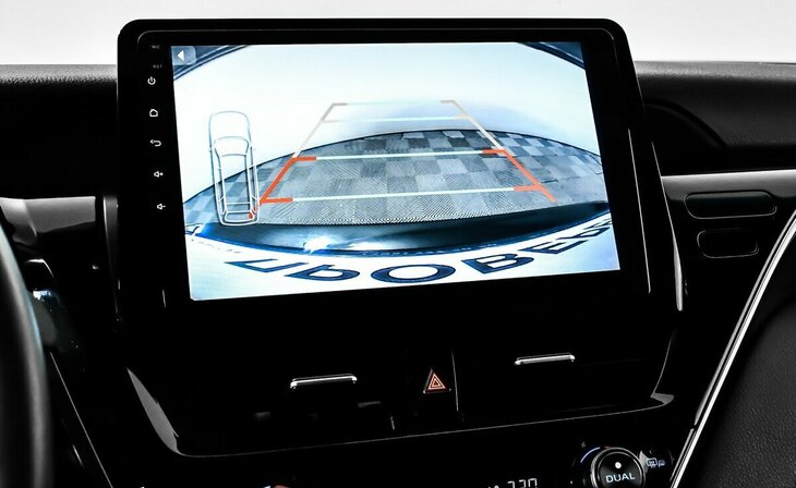 Toyota Camry - Фото 10