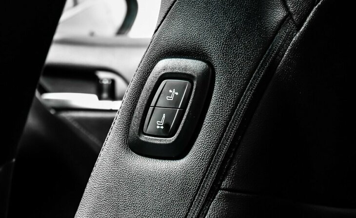 Toyota Camry - Фото 16