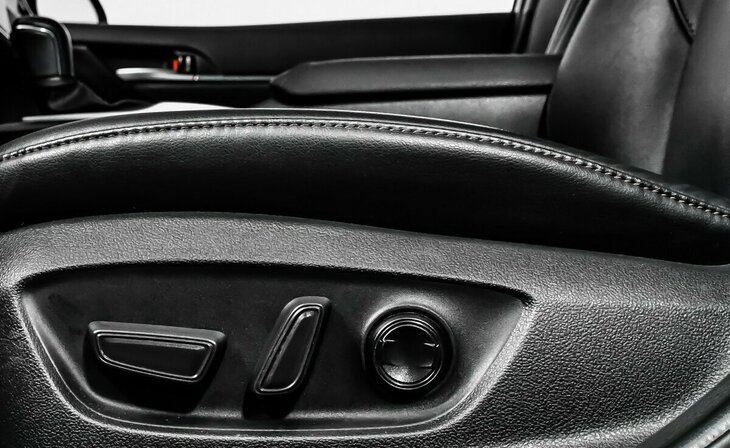 Toyota Camry - Фото 17