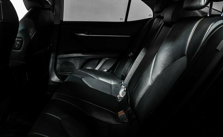 Toyota Camry - Фото 18