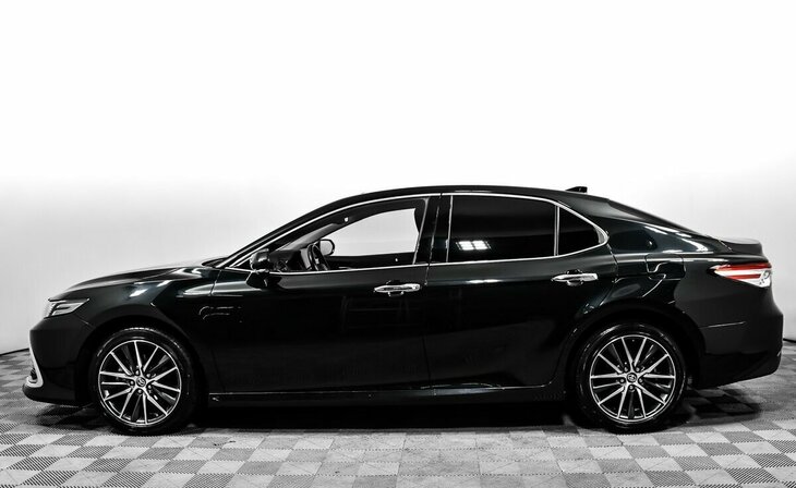 Toyota Camry - Фото 2