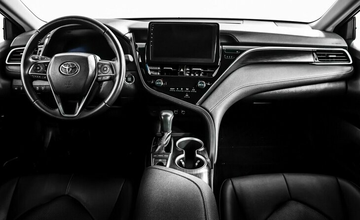 Toyota Camry - Фото 7