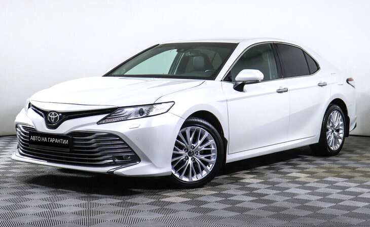 Toyota Camry - Фото 0