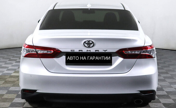 Toyota Camry - Фото 3