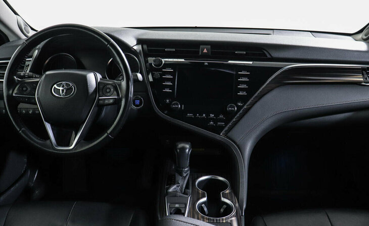 Toyota Camry - Фото 5
