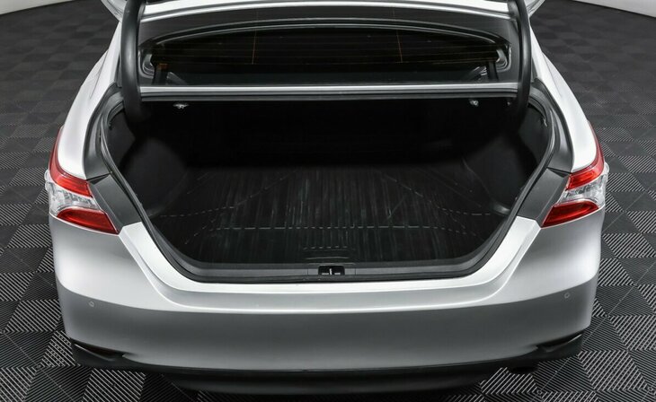 Toyota Camry - Фото 18