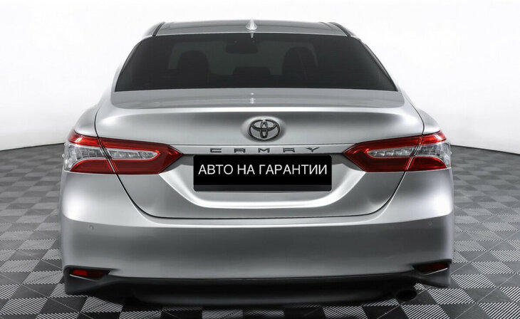 Toyota Camry - Фото 5