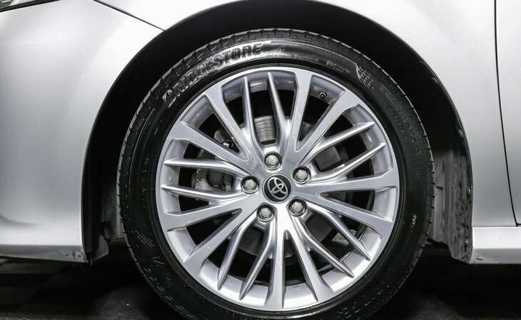 Toyota Camry - Фото 6