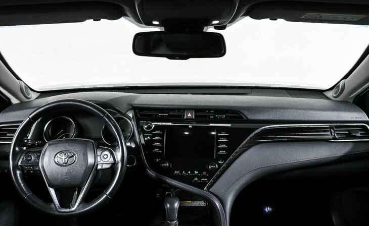 Toyota Camry - Фото 8