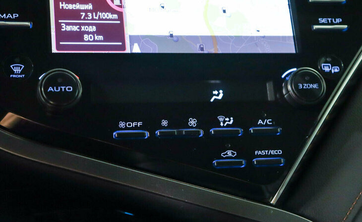 Toyota Camry - Фото 10