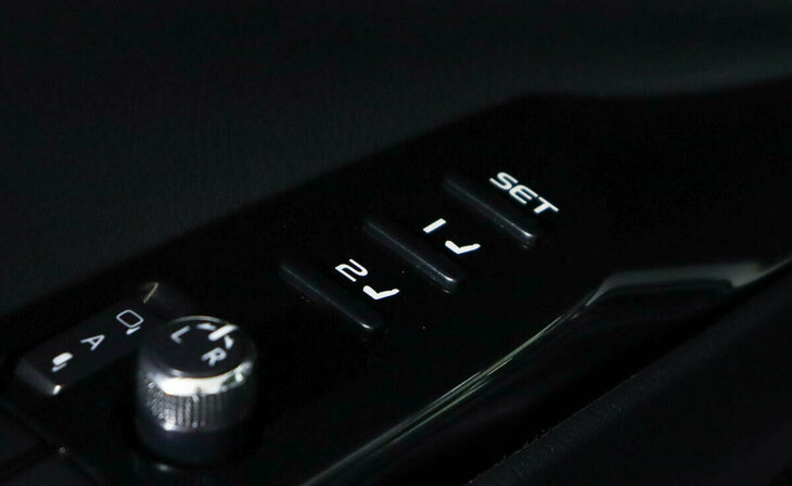 Toyota Camry - Фото 12