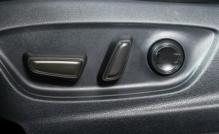 Toyota Camry - Фото 14