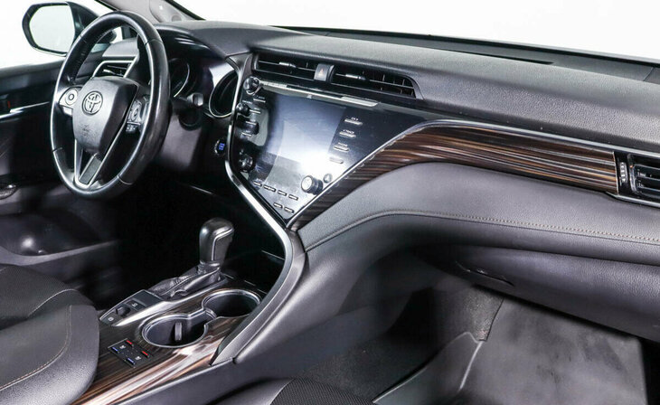 Toyota Camry - Фото 4