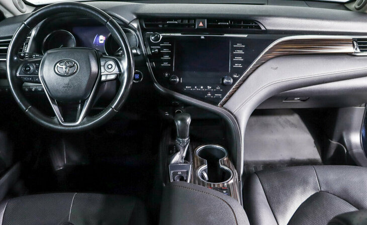 Toyota Camry - Фото 5