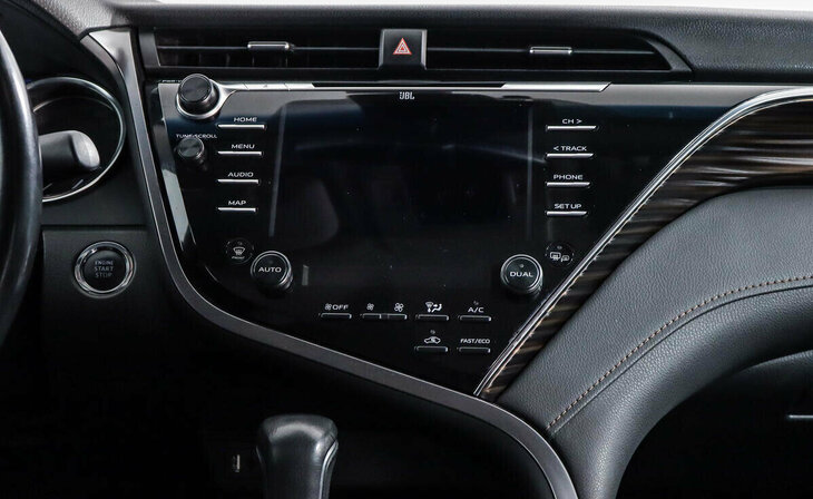 Toyota Camry - Фото 11