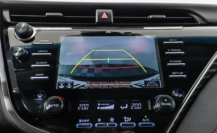 Toyota Camry - Фото 13