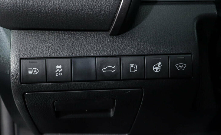 Toyota Camry - Фото 16