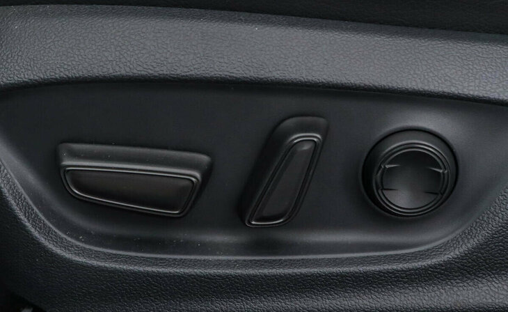 Toyota Camry - Фото 17