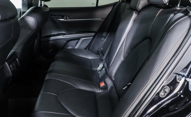 Toyota Camry - Фото 19