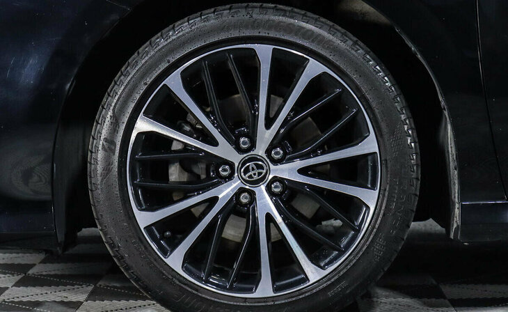 Toyota Camry - Фото 6