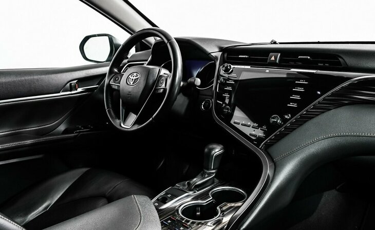 Toyota Camry - Фото 7