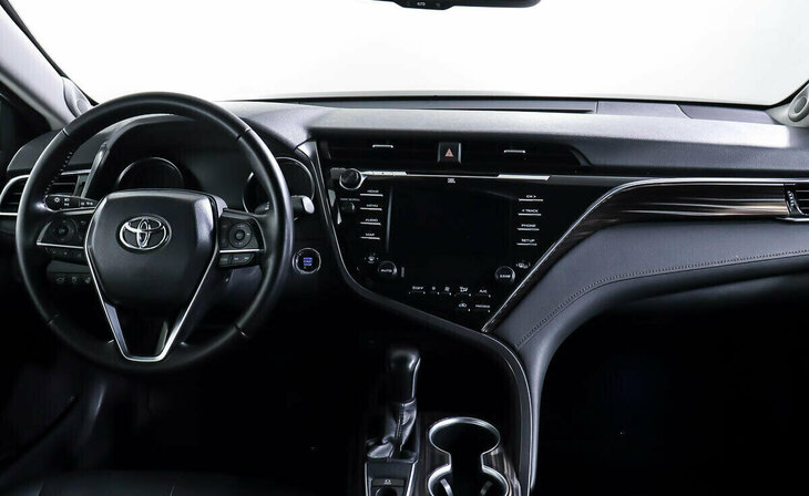 Toyota Camry - Фото 9