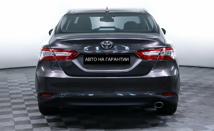 Toyota Camry - Фото 5
