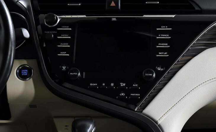 Toyota Camry - Фото 12