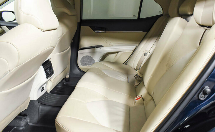 Toyota Camry - Фото 17