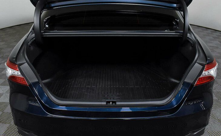 Toyota Camry - Фото 18