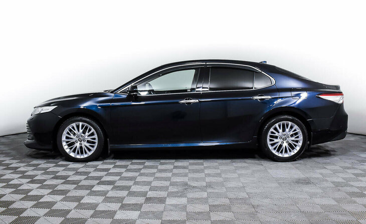 Toyota Camry - Фото 2