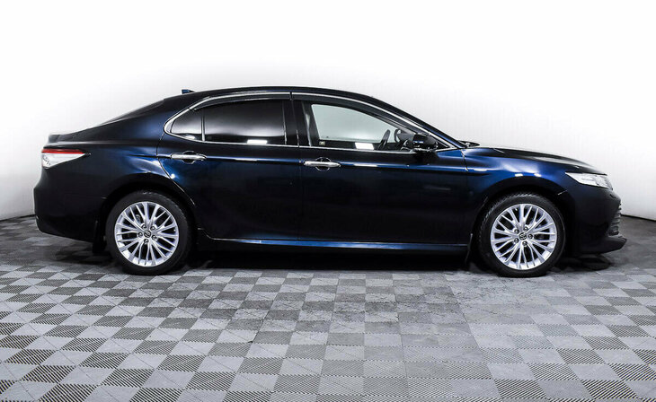 Toyota Camry - Фото 3