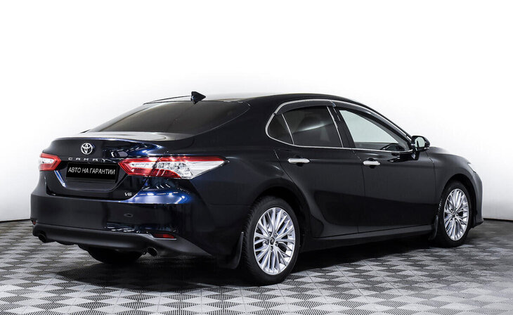Toyota Camry - Фото 4
