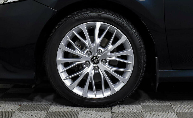 Toyota Camry - Фото 7